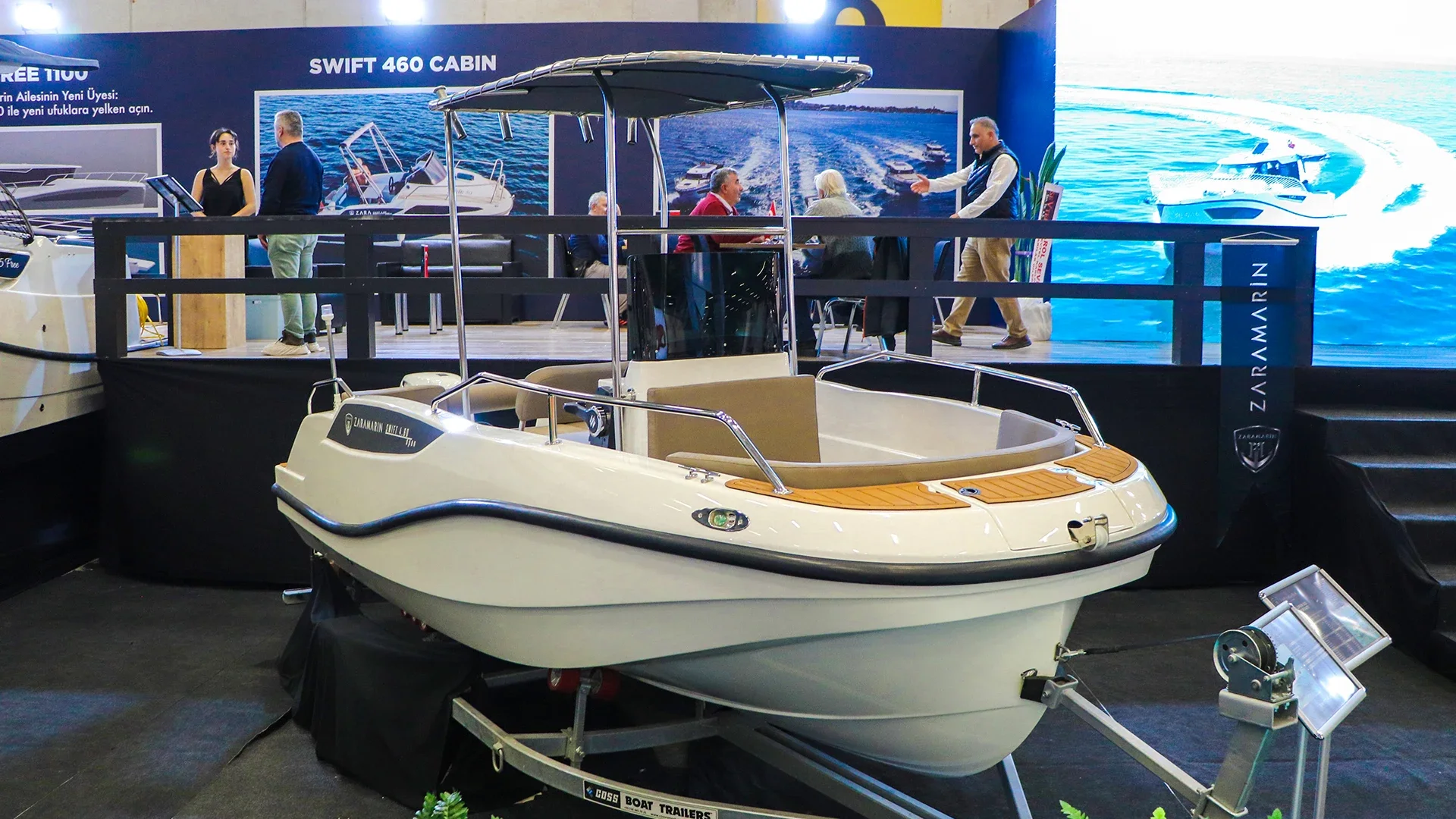 Zaramarin Swift 4.60 Open deck view, open versus cabin boats cover